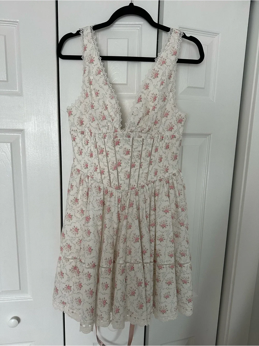 House of CB “Salma” Floral Lace-Trim Mini A-line Dress White with Pink Roses - Picture 7 of 15